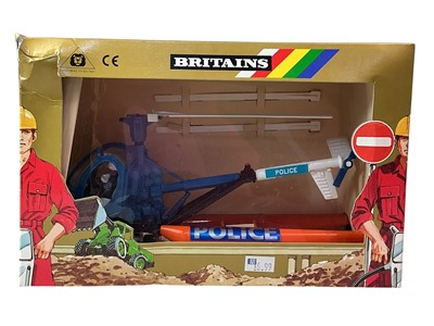 Lot 822 - COLLECTION OF VINTAGE TOYS