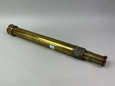 Lot 23 - WWII BRITISH FLASH SPOTTING TELESCOPE