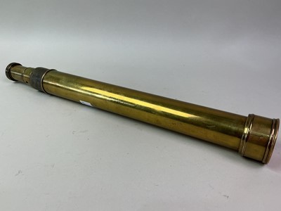 Lot 23 - WWII BRITISH FLASH SPOTTING TELESCOPE
