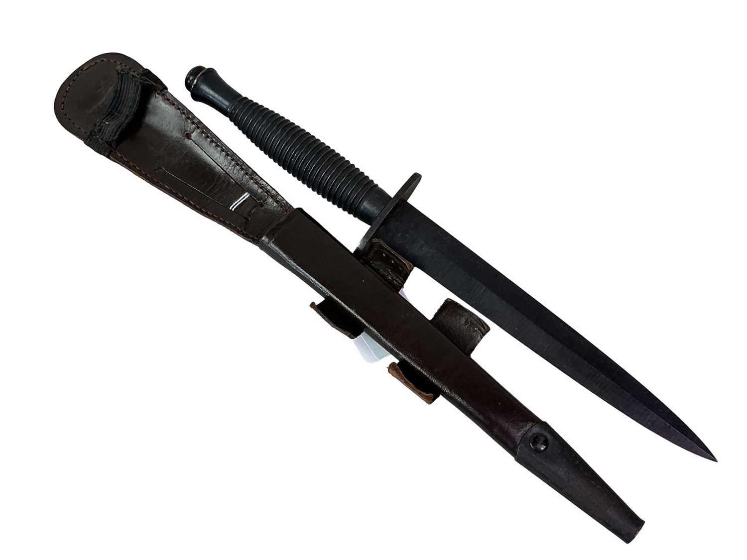 Lot 26 - FAIRBAIRN-SYKES COMMANDO FIGHTING KNIFE