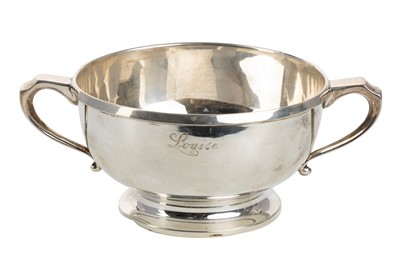 Lot 1028 - GEORGE V SILVER TWIN HANDLED BOWL