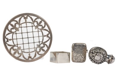 Lot 1029 - LATE VICTORIAN SILVER PERFUME BOTTLE CASE