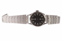 Lot 821 - GENTLEMAN'S OMEGA MILITARY ISSUE STAINLESS...