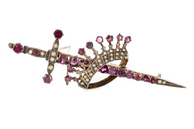 Lot 444 - AMETHYST AND SEED PEARL BAR BROOCH