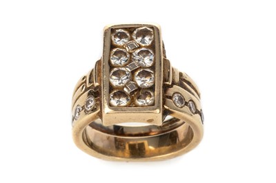 Lot 448 - DIAMOND PLAQUE RING