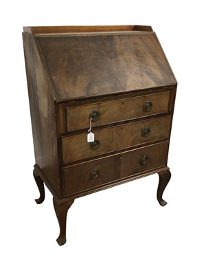 Lot 431 - REPRODUCTION MAHOGANY BUREAU