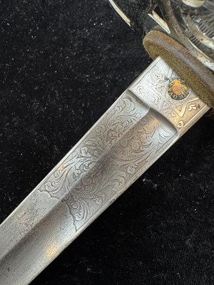Lot 55 - WWI BRITISH 1827 PATTERN RIFLE OFFICERS SWORD