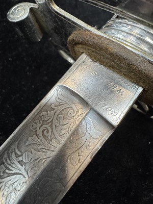 Lot 55 - WWI BRITISH 1827 PATTERN RIFLE OFFICERS SWORD