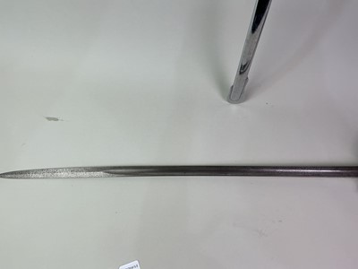 Lot 55 - WWI BRITISH 1827 PATTERN RIFLE OFFICERS SWORD