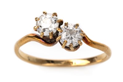 Lot 473 - DIAMOND TWIST RING