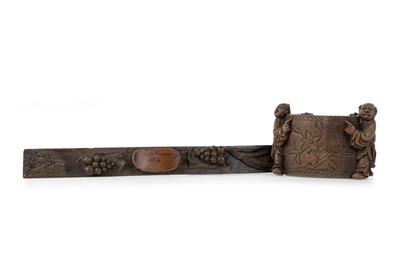 Lot 1460 - CHINESE CARVED BAMBOO INKWELL