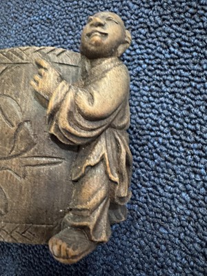 Lot 1460 - CHINESE CARVED BAMBOO INKWELL