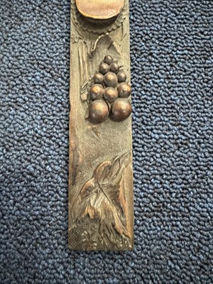 Lot 1460 - CHINESE CARVED BAMBOO INKWELL