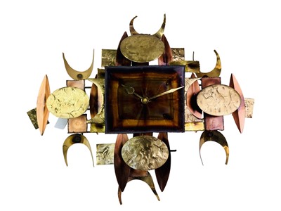 Lot 623 - RAYMOND L. SAUNDERS, BRASS AND COPPER BRUTALIST ART CLOCK