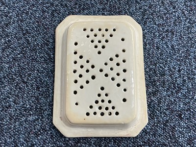 Lot 1476 - GROUP OF CHINESE CANTONESE PORCELAIN