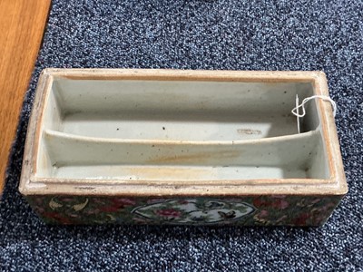 Lot 1476 - GROUP OF CHINESE CANTONESE PORCELAIN