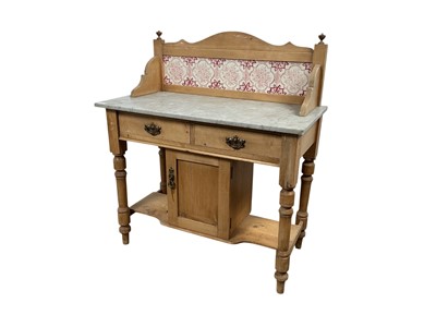 Lot 147 - LATE VICTORIAN PINE WASHSTAND