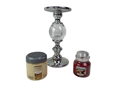 Lot 334 - COLLECTION OF YANKEE CANDLES AND YANKEE DECORATIONS