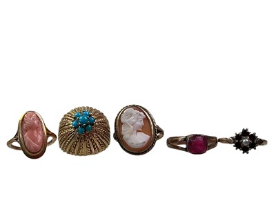 Lot 296 - FIVE GOLD DRESS RINGS