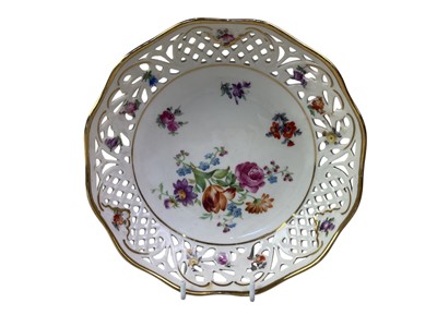 Lot 282 - PAIR OF CIRCULAR BOWLS OF DRESDEN DESIGN