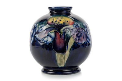 Lot 497 - MOORCROFT VASE