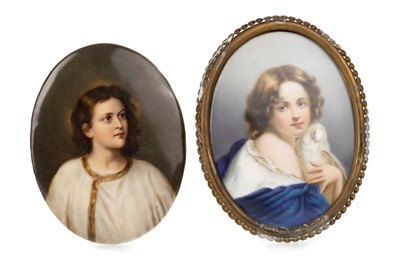 Lot 1466 - SMALL UPRIGHT OVAL CERAMIC PORTRAIT PANEL OF KPM DESIGN