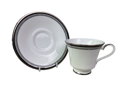 Lot 308 - ROYAL DOULTON PART DINNER SERVICE