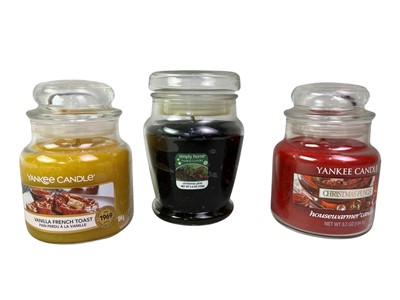 Lot 354 - GROUP OF YANKEE CANDLES