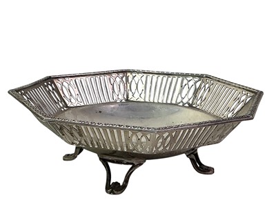 Lot 195 - COLLECTION OF SILVER ITEMS