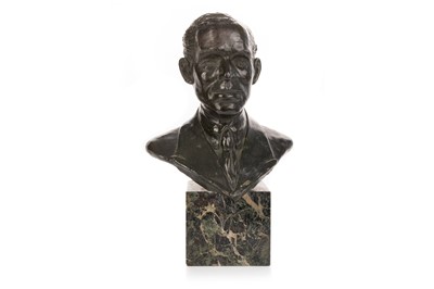 Lot 1492 - VICTORIAN BRONZE BUST OF A GENTLEMAN