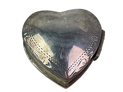 Lot 524 - SILVER HEART SHAPED PILL BOX