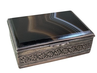Lot 540 - AGATE TRINKET BOX