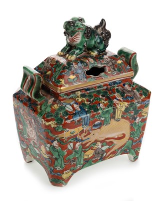 Lot 1539 - JAPANESE KUTANI WARE KORO WITH COVER