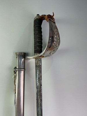 Lot 66 - GEORGE V OFFICER'S DRESS SWORD
