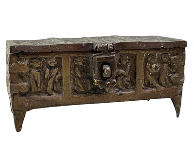 Lot 477 - GRADUATED SET OF BRONZE WEIGHTS