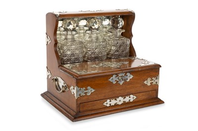 Lot 1512 - OAK THREE DIVISION TANTALUS