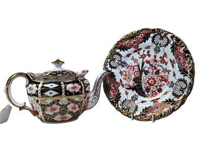 Lot 570 - GROUP OF VARIOUS ROYAL CROWN DERBY PIECES