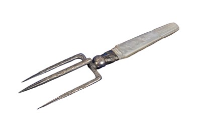 Lot 1107 - VICTORIAN SILVERBREAD FORK
