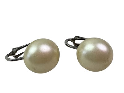 Lot 585 - COLLECTION OF COSTUME JEWELLERY