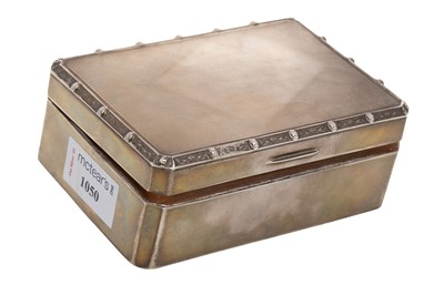 Lot 1050 - ELIZABETH II SILVER CIGARETTE CASKET