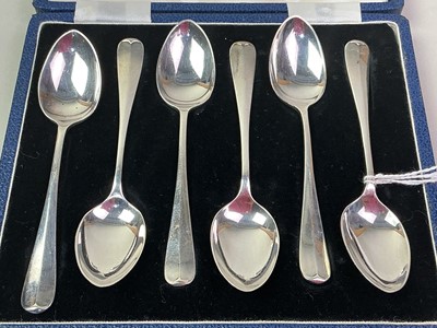 Lot 674 - SET OF SIX SILVER COFFEE SPOONS