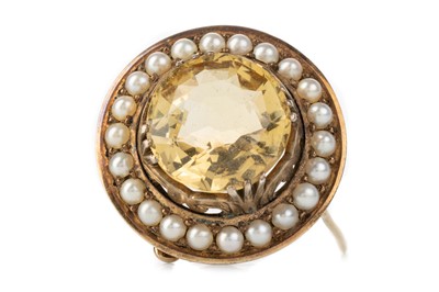 Lot 533 - CITRINE AND SEED PEARL BROOCH