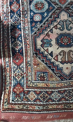 Lot 1555 - SHIRAZ HAND KNOTTED WOOL RUG