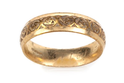 Lot 541 - GOLD WEDDING BAND