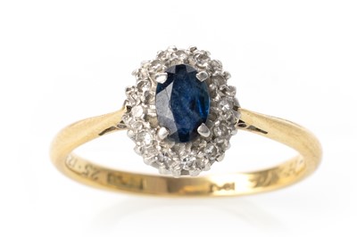 Lot 554 - SAPPHIRE AND DIAMOND CLUSTER RING