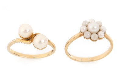 Lot 557 - FOUR GOLD RINGS