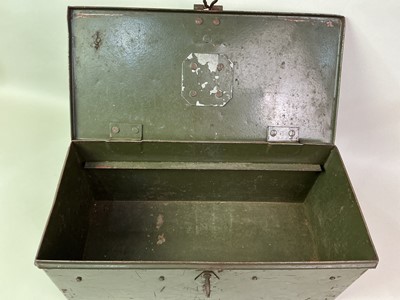 Lot 87 - WWII MILITARY AMMUNITION BOX
