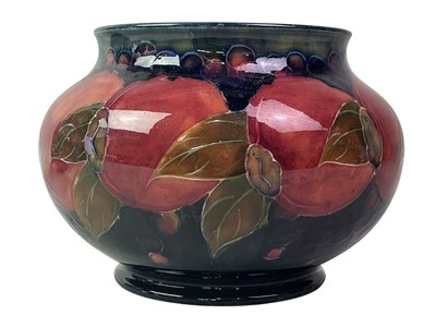 Lot 517 - MOORCROFT VASE