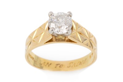 Lot 562 - DIAMOND SOLITAIRE RING