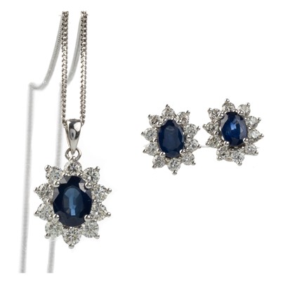 Lot 566 - SAPPHIRE AND DIAMOND PENDANT AND PAIR OF EARRINGS